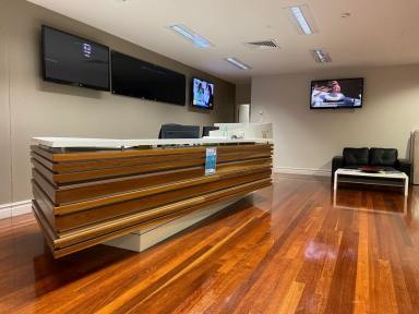 Office(s) For Lease - QLD - Redland Bay - 4165 - IMMACULATE PROFESSIONAL OFFICE AND WAREHOUSE SPACE FOR LEASE (Image 2)