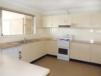 House Leased - NSW - Bourke - 2840 - 3 bedroom brick home  (Image 2)