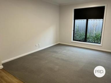 House Leased - NSW - Thurgoona - 2640 - 4 BEDROOM HOME!  (Image 2)
