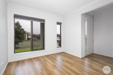 House Leased - VIC - Alfredton - 3350 - 4 BEDROOMS, THREE LIVING AREAS AND NO LAWN MOWING!  (Image 2)