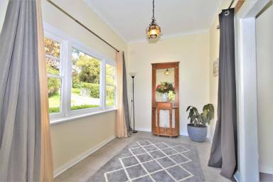 House For Sale - VIC - Beechworth - 3747 - COTTAGECORE  (Image 2)