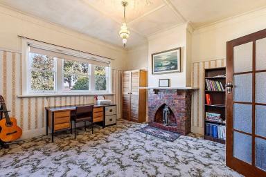 House For Sale - VIC - Hamilton - 3300 - Beautiful Art Deco Home in Excellent Location  (Image 2)