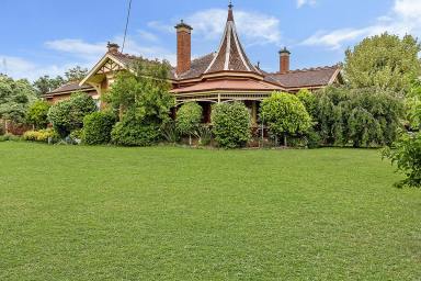 House For Sale - VIC - Hamilton - 3300 - 'KENMURE' - A CAPTIVATING EXECUTIVE FEDERATION HOME  (Image 2)