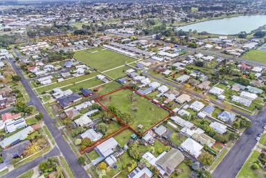 Residential Block For Sale - VIC - Hamilton - 3300 - Large, Private Block Close to Hamilton Golf Course  (Image 2)