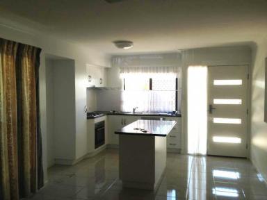 Unit For Lease - QLD - West Mackay - 4740 - MODERN UNIT IN WEST MACKAY, CLOSE TO HOSPITAL AND CBD, FULL AIRCONS  (Image 2)