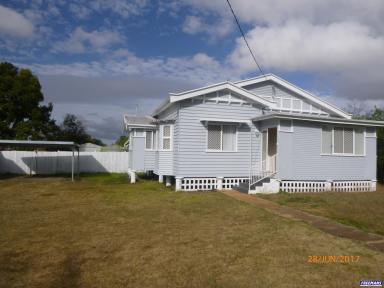House For Lease - QLD - Kingaroy - 4610 - Character Home On Huge Block  (Image 2)