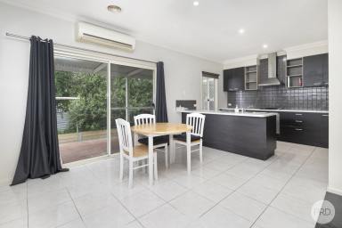 House Leased - VIC - Soldiers Hill - 3350 - COMFORTABLE AND QUIET IN SOLDIERS HILL  (Image 2)
