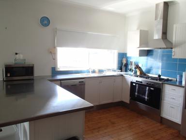 House Leased - VIC - Portland - 3305 - Comfortable Family Home  (Image 2)