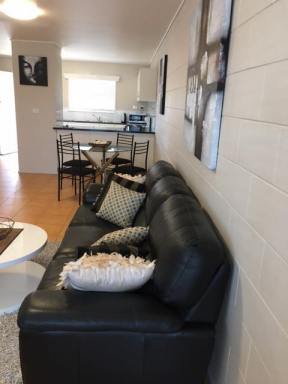 Unit For Lease - QLD - South Mackay - 4740 - NEWLY RENOVATED FULLY FURNISHED SOUTH MACKAY UNIT  (Image 2)