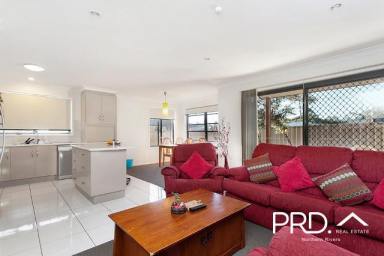 Townhouse Leased - NSW - Casino - 2470 - Modern And Spacious Townhouse  (Image 2)