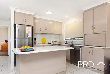 Townhouse Leased - NSW - Casino - 2470 - Modern And Spacious Townhouse  (Image 2)