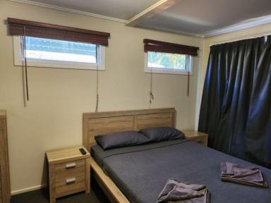 Unit For Lease - QLD - Sarina - 4737 - Short Term - Queen Bed - A/C Free WiFi, Incl Power, Fully Furnished  (Image 2)