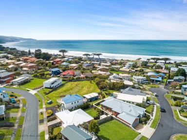 House Sold - VIC - Apollo Bay - 3233 - Sensational Family Home  (Image 2)