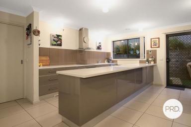 Townhouse For Lease - NSW - West Albury - 2640 - SPACIOUS & STYLISH  (Image 2)