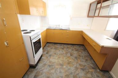 House For Lease - NSW - Tenterfield - 2372 - FOR RENT  (Image 2)