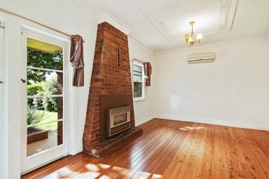 House Leased - QLD - Centenary Heights - 4350 - Cozy home close to schools & shops  (Image 2)