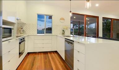 House Leased - QLD - Arana Hills - 4054 - Neat as a pin  (Image 2)