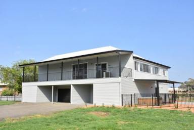 House For Sale - NSW - Moree - 2400 - WHEN SIZE MATTERS!  (Image 2)