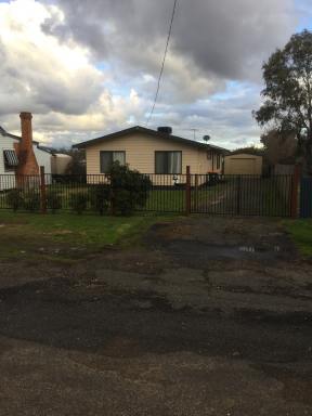 House For Lease - NSW - Quirindi - 2343 - 4 Bedroom House in a quiet street  (Image 2)