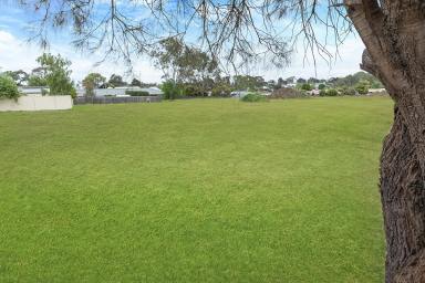 Residential Block For Sale - VIC - Hamilton - 3300 - Outstanding Building Block – Sensational Location  (Image 2)