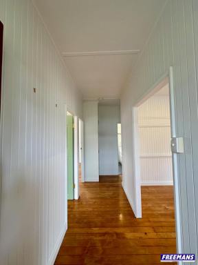 House For Lease - QLD - Kingaroy - 4610 - Tidy Two Bedroom Home on Hill Location (Image 2)