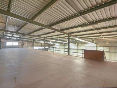 Showrooms/Bulky Goods For Lease - QLD - Toowoomba City - 4350 - Inner City Modern Warehouse/Showroom  (Image 2)