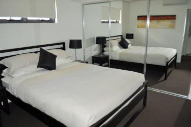 Apartment For Lease - QLD - Gladstone Central - 4680 - SELF CONTAINED CBD APARTMENT  (Image 2)