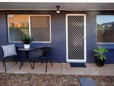 Unit Leased - NSW - Narromine - 2821 - Deluxe on Dandaloo - FULLY FURNISHED  (Image 2)