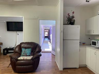 Unit For Lease - NSW - Lightning Ridge - 2834 - FULLY FURNISHED 1 BEDROOM FLAT  (Image 2)