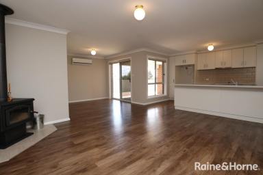 House Leased - NSW - Collingullie - 2650 - Contemporary Family Home  (Image 2)