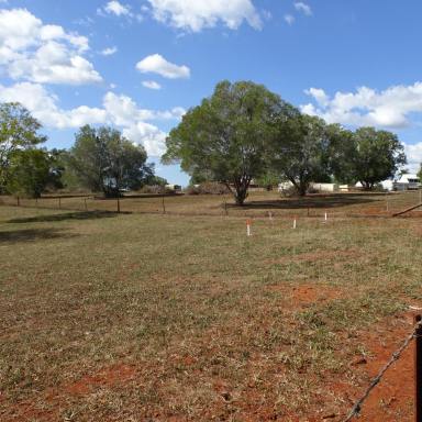 Residential Block For Sale - QLD - Childers - 4660 - DRESS CIRCLE LOCATION; LIVE NOW DEVELOP LATER  (Image 2)