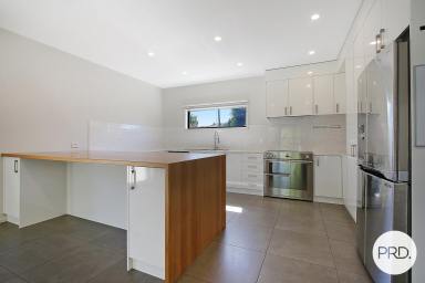 House Leased - VIC - Wodonga - 3690 - EXECUTIVE LIVING, CENTRAL LOCATION!  (Image 2)