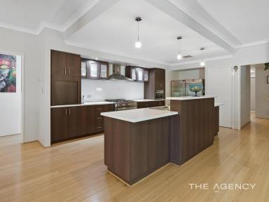 House For Sale - WA - Aveley - 6069 - Your Summer Entertainer Awaits !!!  (Image 2)