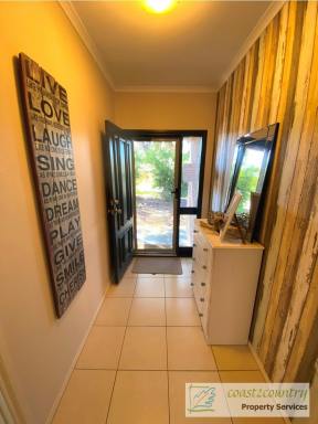 House For Sale - SA - Willaston - 5118 - UNDER OFFER AT 1ST VIEWING!!  A Crisply Stylish, Modern Home with neutral décor!  (Image 2)