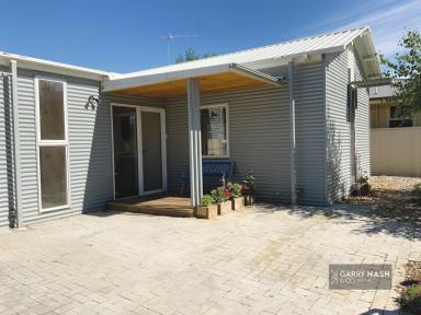 House For Lease - VIC - Wangaratta - 3677 - 35 Manley Crescent  (Image 2)
