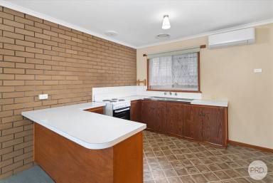 Unit Leased - VIC - Wendouree - 3355 - LOW MAINTENANCE ONE BEDROOM UNIT IN THE HEART OF WENDOUREE  (Image 2)