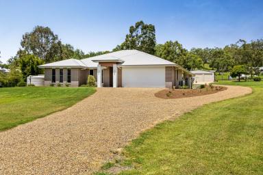 House For Sale - QLD - Cranley - 4350 - Quality, Style and Value - 1 Acre - 3 Bay Freestanding Shed - 3 Phase Power and Bore  (Image 2)