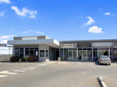 Retail For Lease - QLD - Harristown - 4350 - 127m2 Shop in High Exposure Centre  (Image 2)