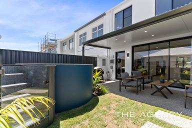 House For Sale - WA - Bushmead - 6055 - The Ultimate In Luxury and Lifestyle  (Image 2)