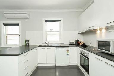 Townhouse For Lease - NSW - South Albury - 2640 - CONVENIENT LOCATION! (Image 2)