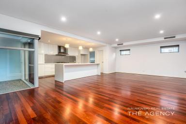 House For Sale - WA - Scarborough - 6019 - MODERN BEACH SIDE LIVING AT ITS FINEST!  (Image 2)