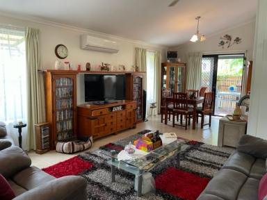 House For Sale - QLD - Urangan - 4655 - WANTING TO DOWNSIDE WITH A LIFESTYLE?  (Image 2)