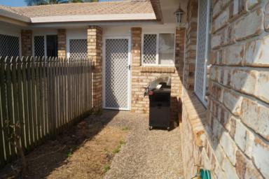 Unit For Sale - QLD - Kawana - 4701 - QUALITY 3 BEDROOM BRICK UNIT IN A QUALITY LOCATION  (Image 2)