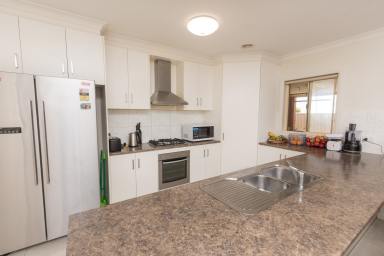 House For Sale - VIC - Mildura - 3500 - Comfortable family home with a large backyard  (Image 2)