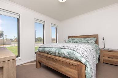 House For Sale - VIC - Mildura - 3500 - Near New & Immaculately Kept  (Image 2)