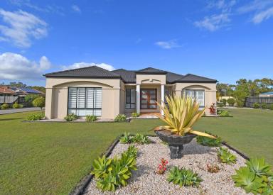 House For Sale - QLD - Wondunna - 4655 - FULLY FURNISHED FAMILY OASIS  (Image 2)