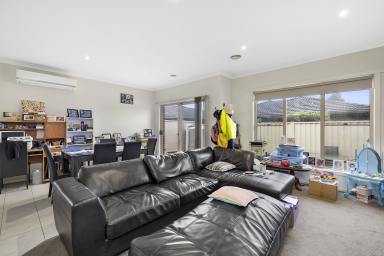 Townhouse For Sale - VIC - Sebastopol - 3356 - Simplicity In Neat & Tidy Complex  (Image 2)