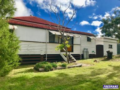 Duplex/Semi-detached Leased - QLD - Kingaroy - 4610 - Close to Town - 2 Bedder on Edward Street  (Image 2)