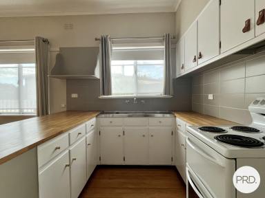 Townhouse For Lease - NSW - North Albury - 2640 - LOW MAINTENANCE LIVING!  (Image 2)