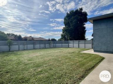 Townhouse For Lease - NSW - North Albury - 2640 - LOW MAINTENANCE LIVING!  (Image 2)